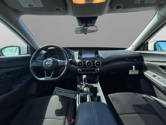 Photo of 2025 Cloud White Nissan Sentra