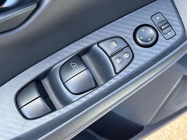 Photo of 2025 Cloud White Nissan Sentra
