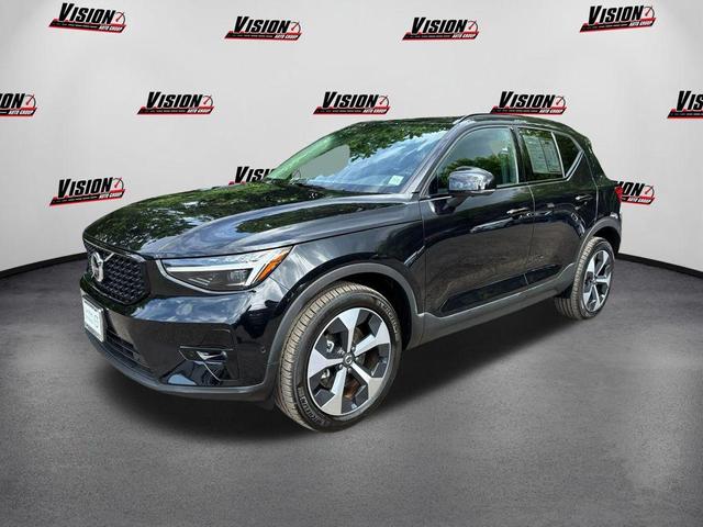 2025 Volvo XC40