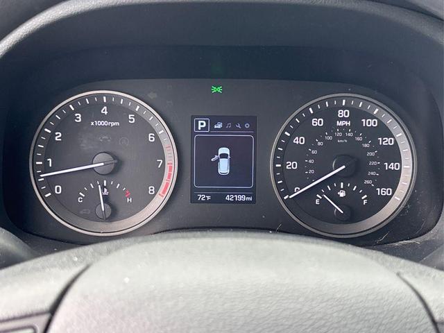 Photo of 2018 Molten Silver Hyundai TUCSON