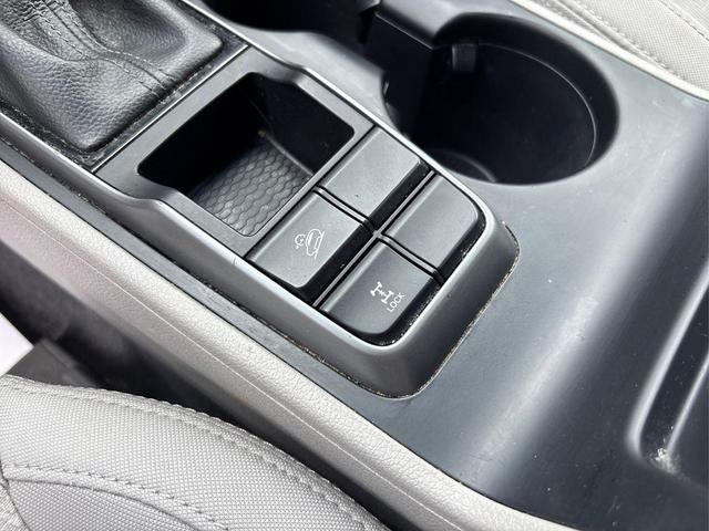 Photo of 2018 Molten Silver Hyundai TUCSON