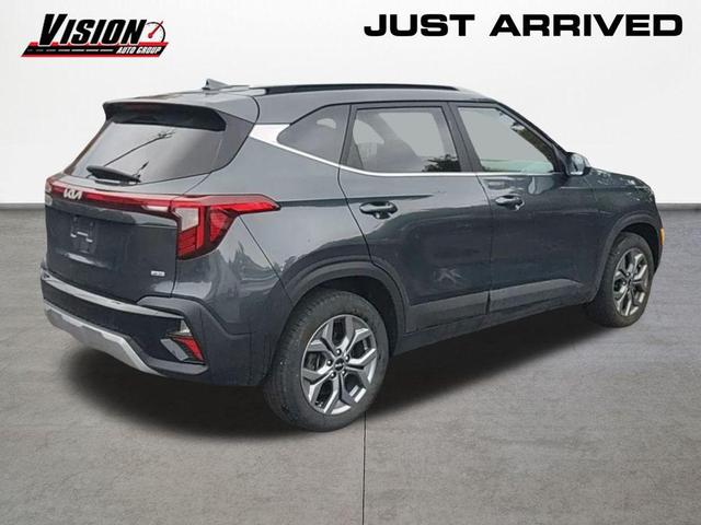 Photo of 2024 Gravity Gray Kia Seltos