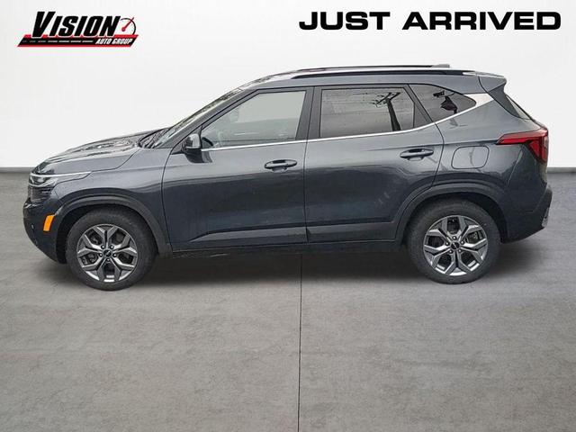 Photo of 2024 Gravity Gray Kia Seltos