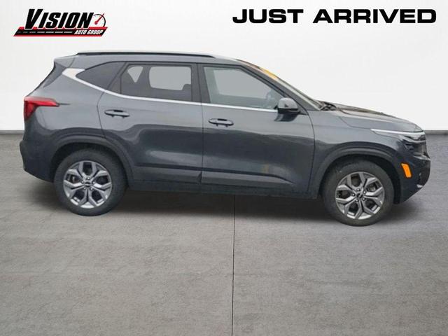 Photo of 2024 Gravity Gray Kia Seltos