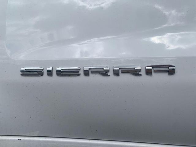 Photo of 2023 Summit White GMC Sierra 1500