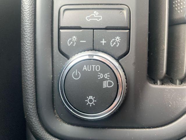 Photo of 2023 Summit White GMC Sierra 1500