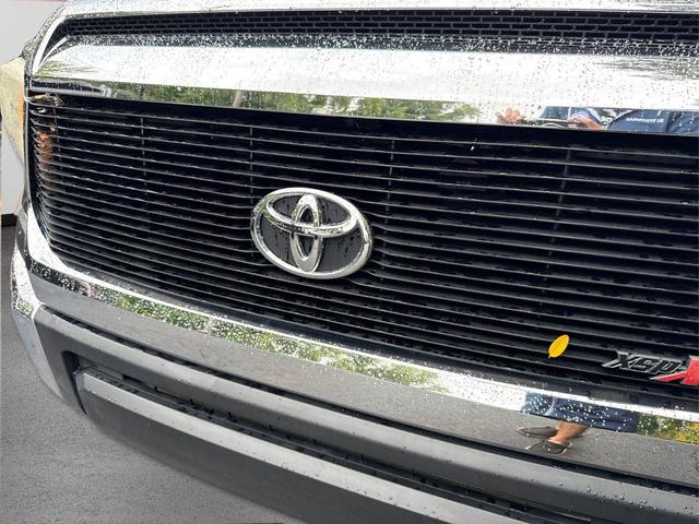 Photo of 2016 Magnetic Gray Metallic Toyota Tundra