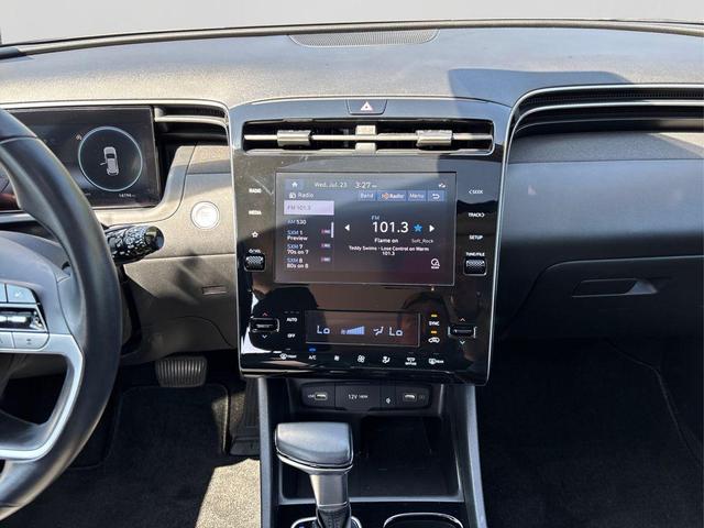 Photo of 2023 Shimmering Silver Hyundai TUCSON