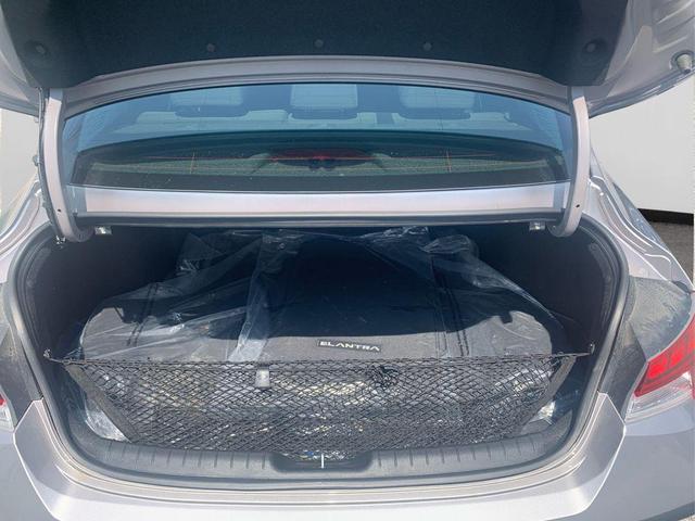 Photo of 2025 Metal Hyundai ELANTRA
