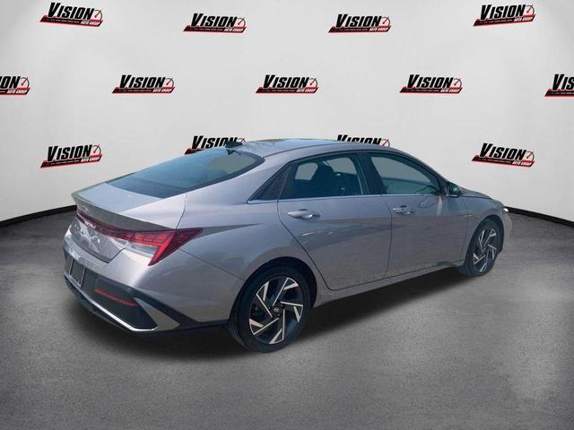 Photo of 2025 Metal Hyundai ELANTRA