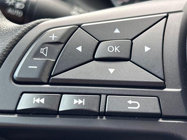 Photo of 2025 Cloud White Nissan Sentra