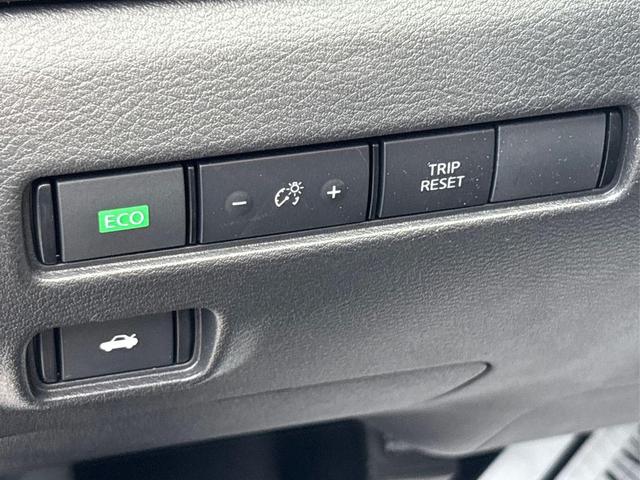 Photo of 2025 Cloud White Nissan Sentra