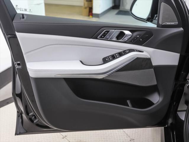 Photo of 2026 Black Sapphire Metallic BMW X5