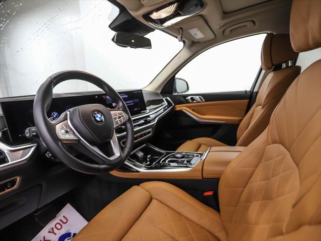 Photo of 2023 Black Sapphire Metallic BMW X7