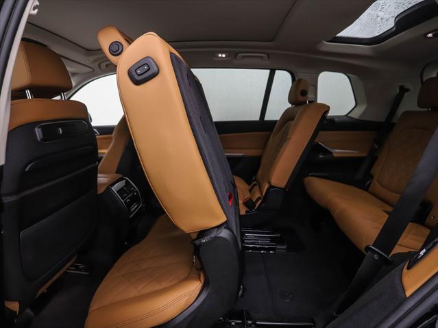 Photo of 2023 Black Sapphire Metallic BMW X7