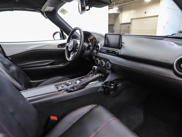 Photo of 2018 Snowflake White Pearl Mica Mazda MX-5 Miata