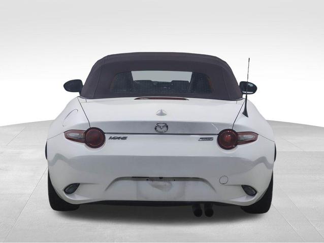 Photo of 2018 Snowflake White Pearl Mica Mazda MX-5 Miata