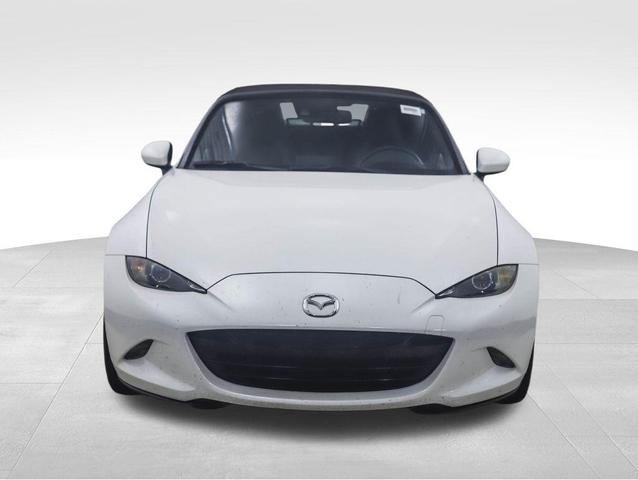 Photo of 2018 Snowflake White Pearl Mica Mazda MX-5 Miata