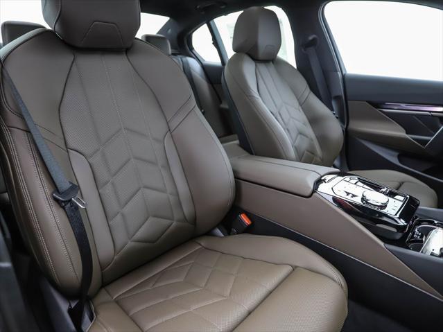Photo of 2025 Phytonic Blue Metallic BMW i5