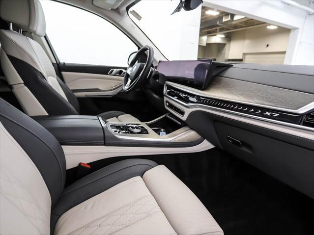 Photo of 2023 Skyscraper Grey Metallic BMW X7