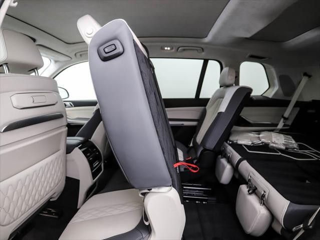 Photo of 2023 Skyscraper Grey Metallic BMW X7