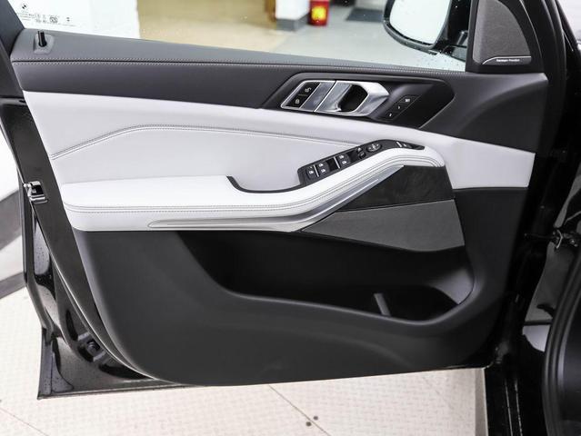 Photo of 2026 Black Sapphire Metallic BMW X5