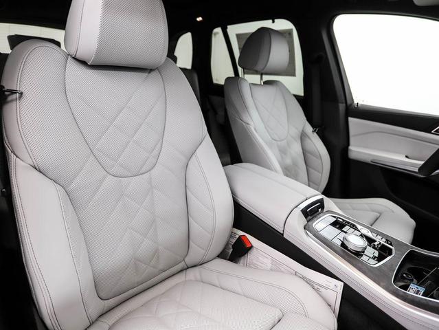 Photo of 2026 Black Sapphire Metallic BMW X5