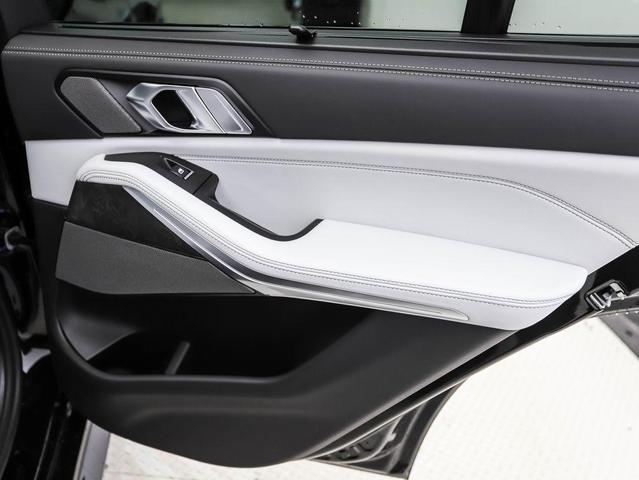 Photo of 2026 Black Sapphire Metallic BMW X5