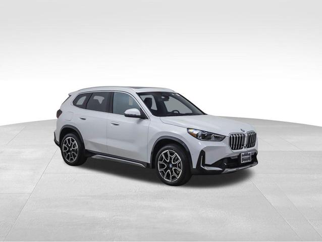 Photo of 2025 Mineral White Metallic BMW X1