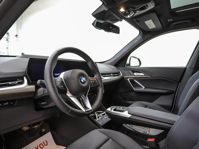 Photo of 2025 Mineral White Metallic BMW X1