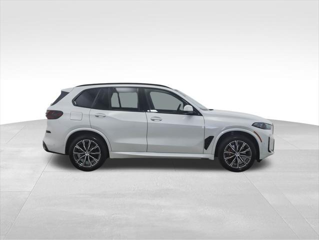 Photo of 2026 Mineral White Metallic BMW X5