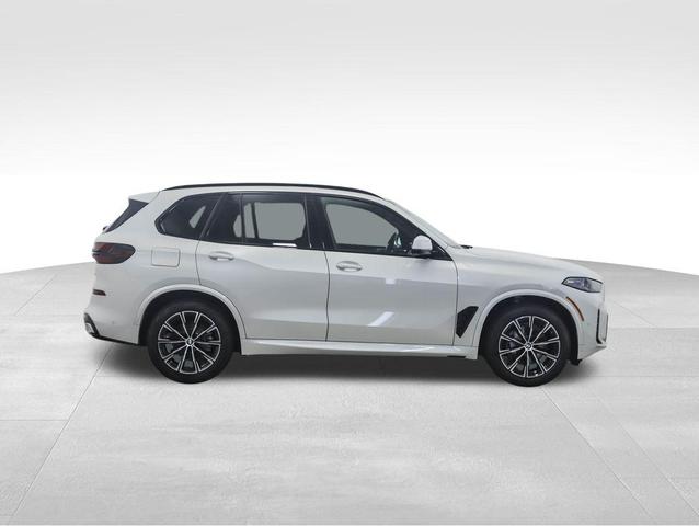 Photo of 2026 Mineral White Metallic BMW X5