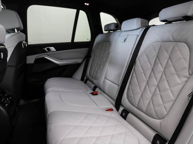 Photo of 2026 Black Sapphire Metallic BMW X5