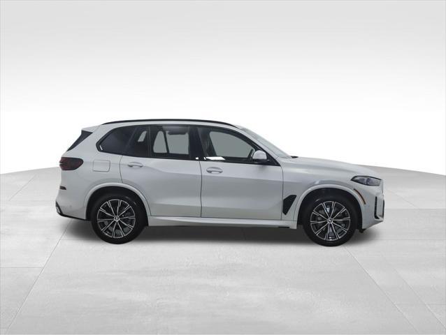 Photo of 2026 Mineral White Metallic BMW X5
