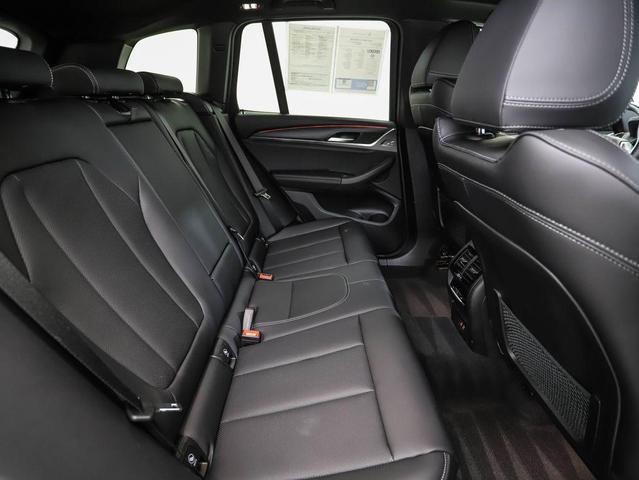 Photo of 2022 Black Sapphire Metallic BMW X3