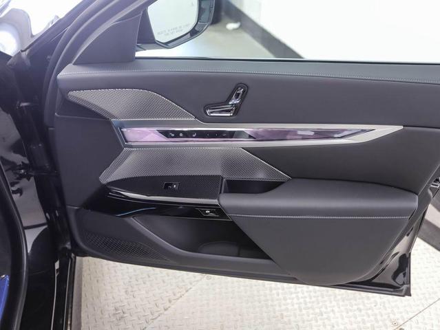 Photo of 2025 Black Sapphire Metallic BMW i7