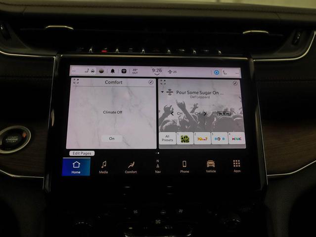 Photo of 2023 Rocky Mountain Pearlcoat Jeep Grand Cherokee