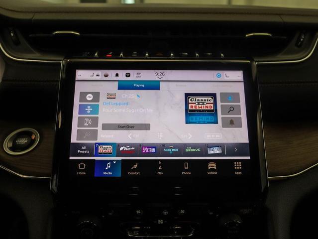 Photo of 2023 Rocky Mountain Pearlcoat Jeep Grand Cherokee