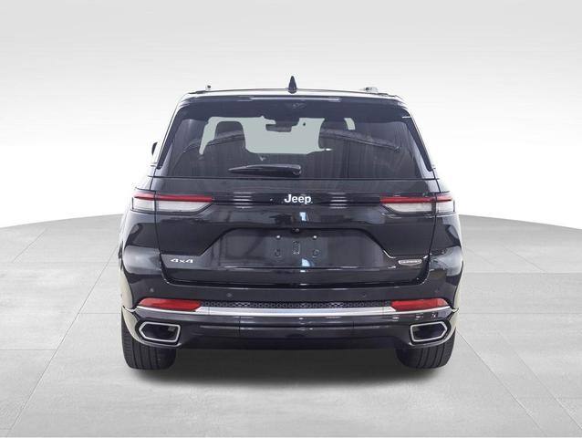 Photo of 2023 Rocky Mountain Pearlcoat Jeep Grand Cherokee