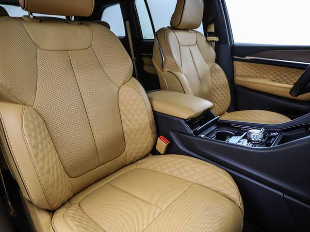 Photo of 2023 Rocky Mountain Pearlcoat Jeep Grand Cherokee