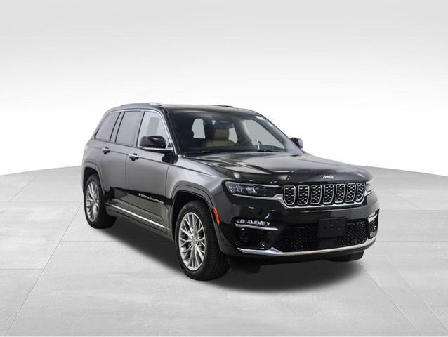 Photo of 2023 Rocky Mountain Pearlcoat Jeep Grand Cherokee