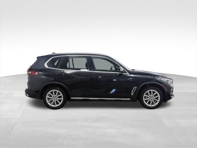 Photo of 2021 Black Sapphire Metallic BMW X5