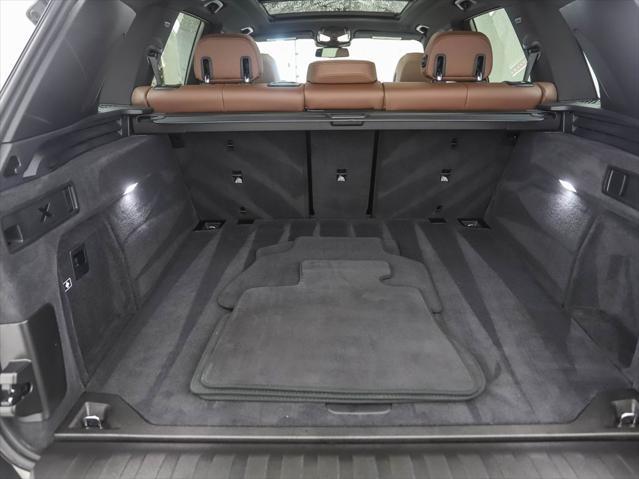 Photo of 2024 Mineral White Metallic BMW X5