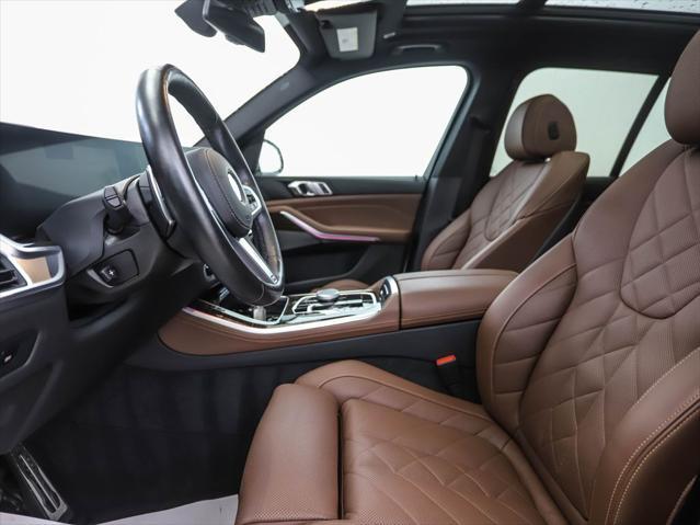 Photo of 2024 Mineral White Metallic BMW X5