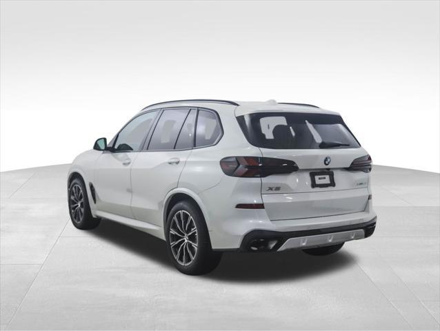 Photo of 2024 Mineral White Metallic BMW X5