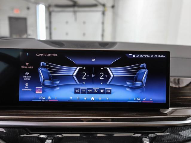 Photo of 2026 Black Sapphire Metallic BMW X7