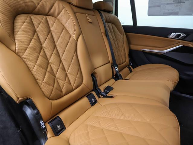 Photo of 2026 Black Sapphire Metallic BMW X7