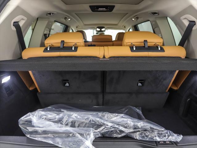 Photo of 2026 Black Sapphire Metallic BMW X7
