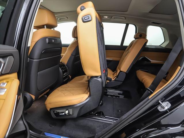 Photo of 2026 Black Sapphire Metallic BMW X7
