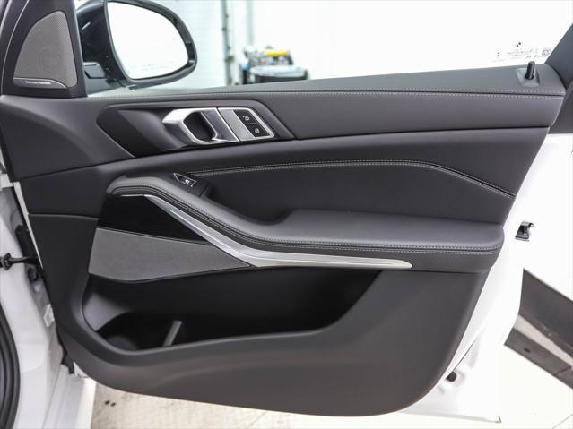 Photo of 2026 Mineral White Metallic BMW X5
